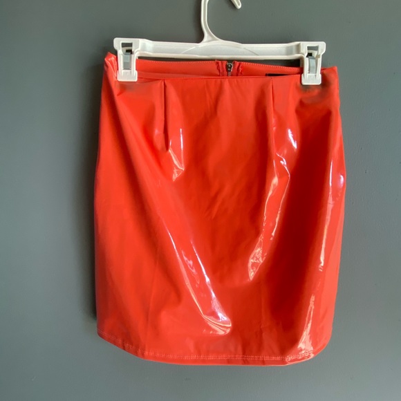 Orange latex skirt - Picture 2 of 2